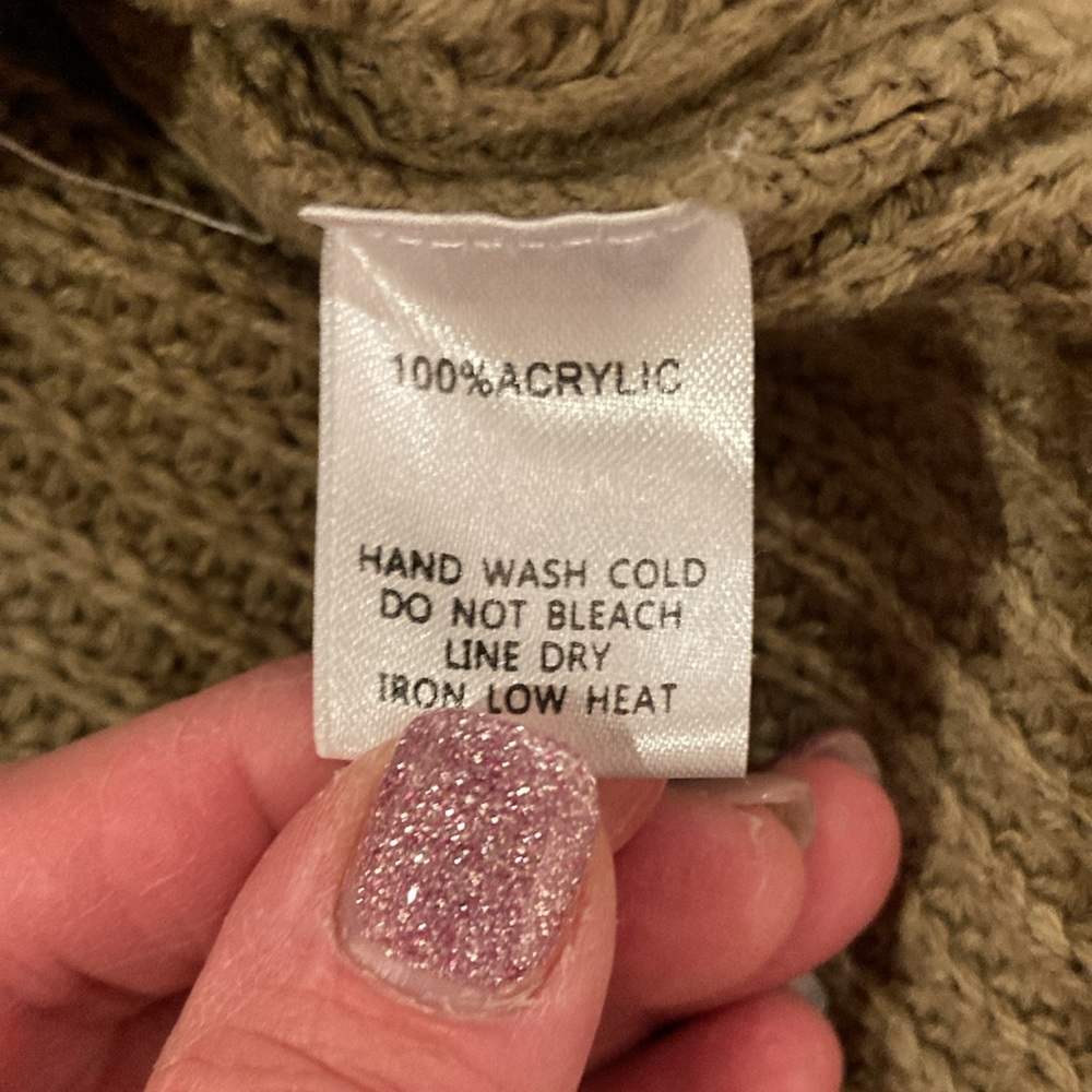 Final Touch sweater - Picture 4 of 4